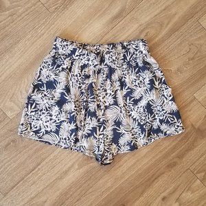Blue and White Floral Flowy Shorts Size 2